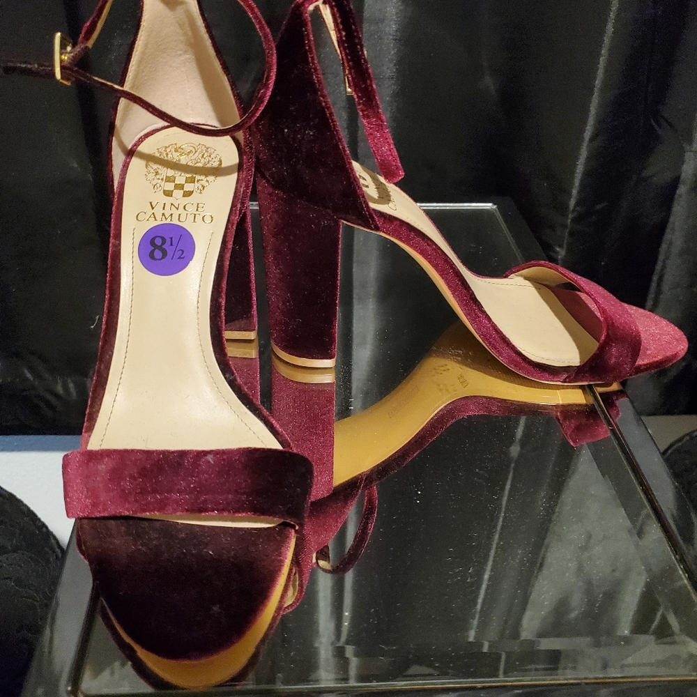 Burgundy velvet Vince Camuto heeled sandals